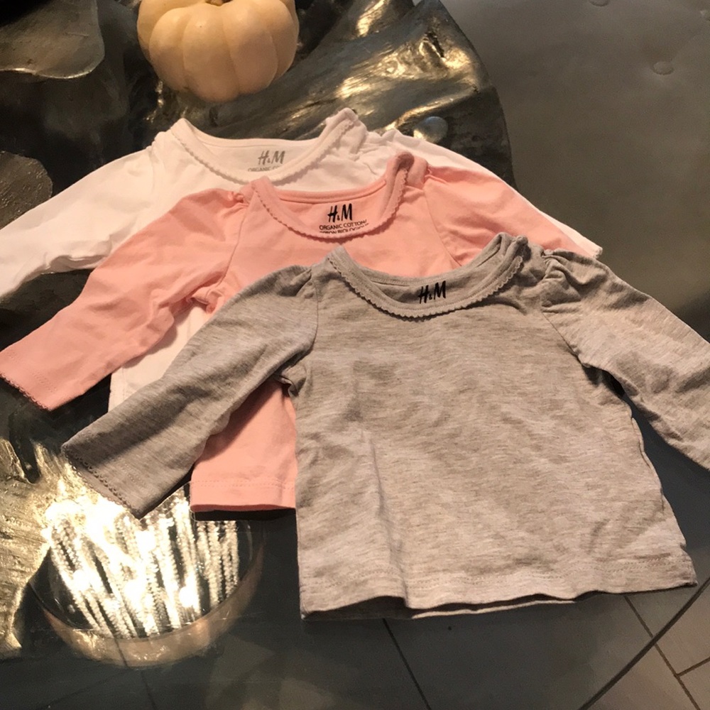 H & M tops for baby - Picture 1 of 3